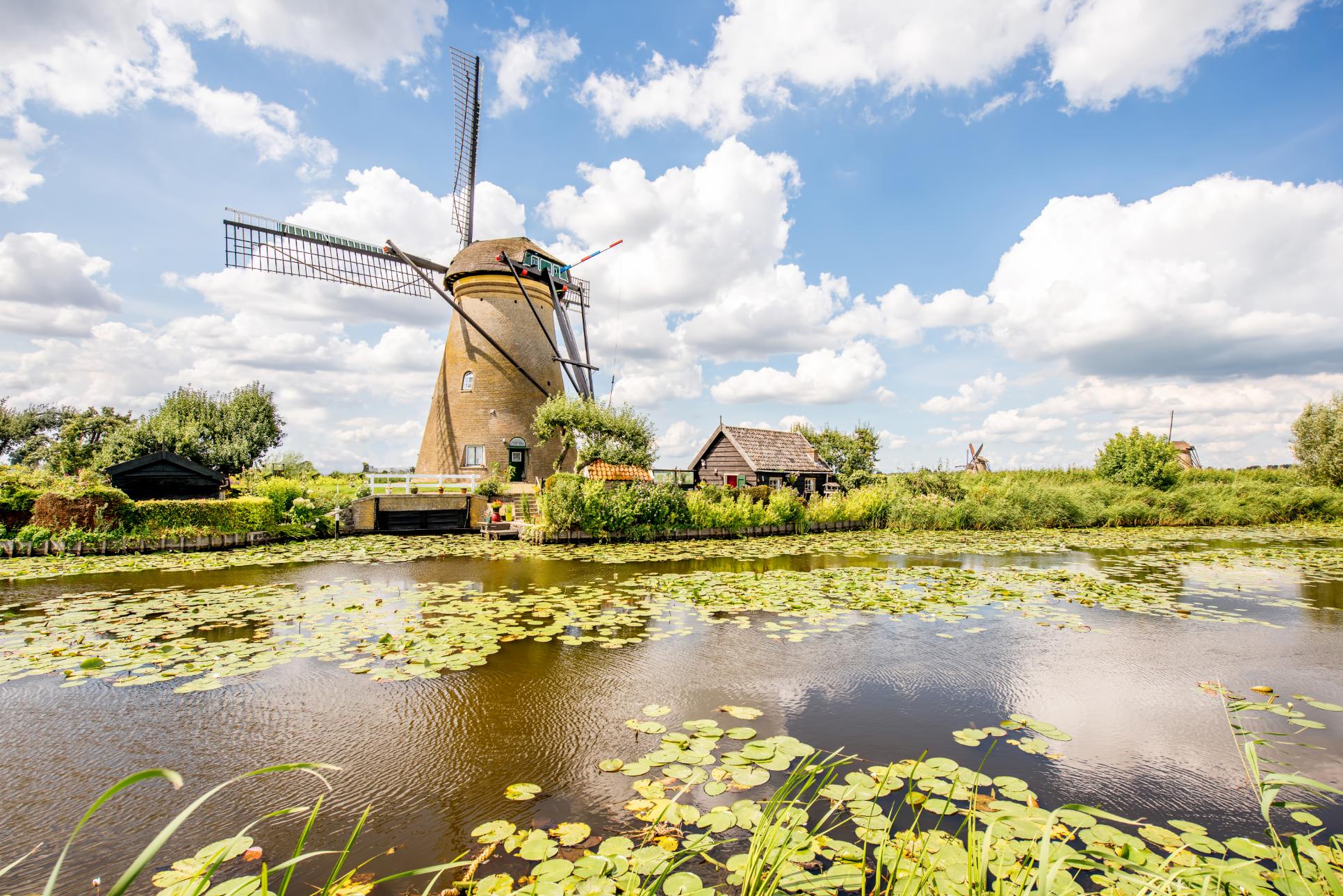 old-windmills-in-netherlands-2022-02-22-15-32-00-utc